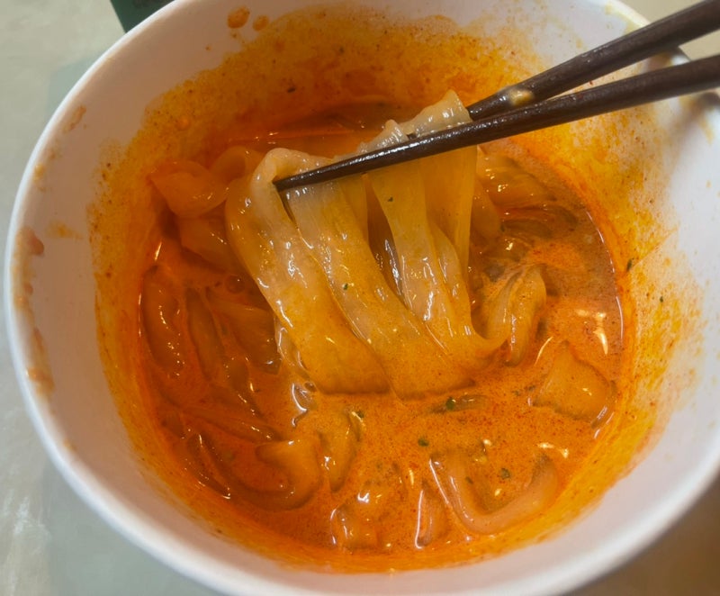 [편의점] 불닭볶음면 못 먹는데 이건 다 먹었다 로제불닭납작당면 맛있게 먹는 방법