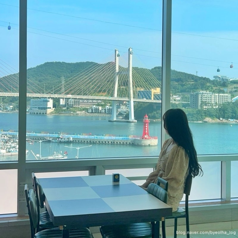 여수 낭만포차 숙소 여수비치펜션, 통창 오션뷰 여수 펜션 숙소