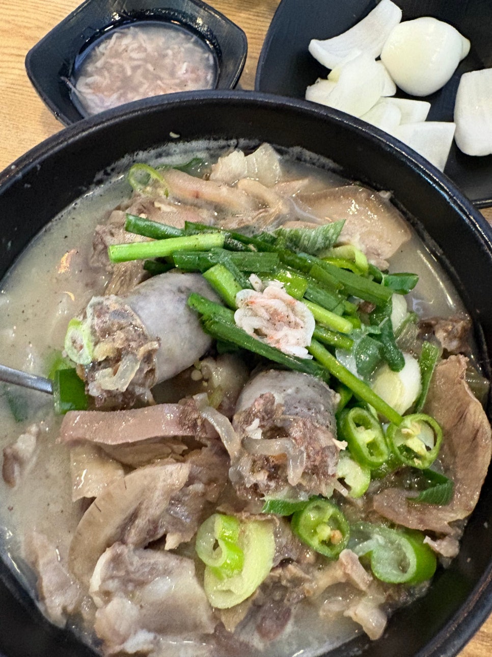 황금돼지순대국 인덕원점 사진 1