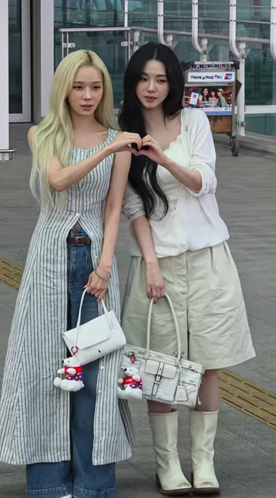 에스파 <b>카리나 윈터</b> 공항패션... 2026 월드컵 코카콜라 <b>응원</b>단... 