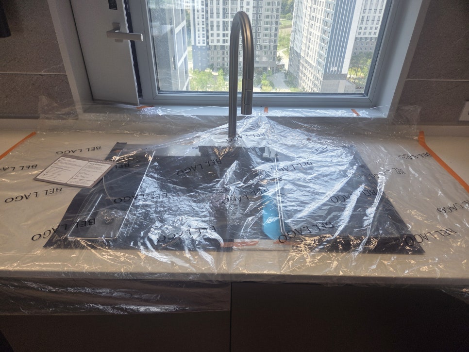 경주 신경주 더 퍼스트 데시앙 입주 청소 전 싱크볼 비닐 보양