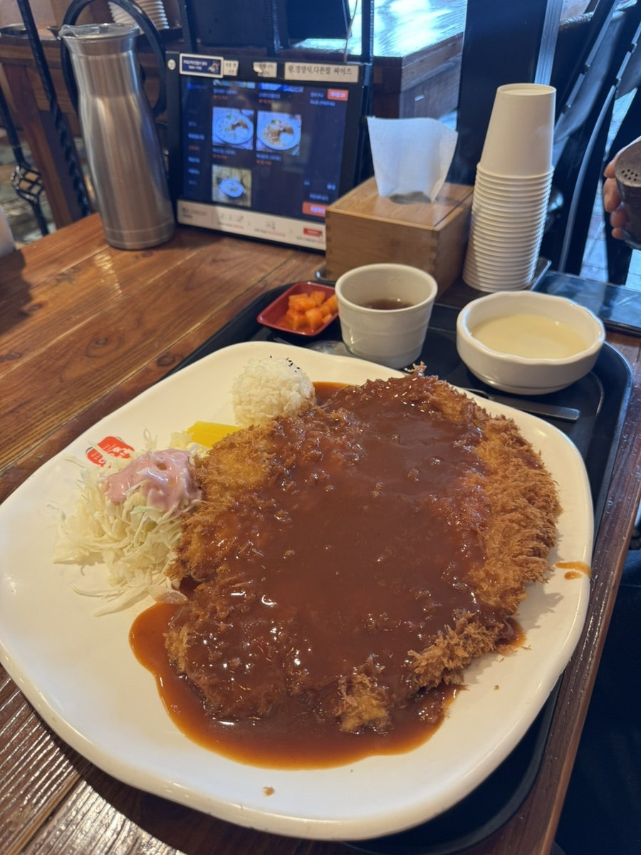 돈까스클럽 분당금곡점 사진 6