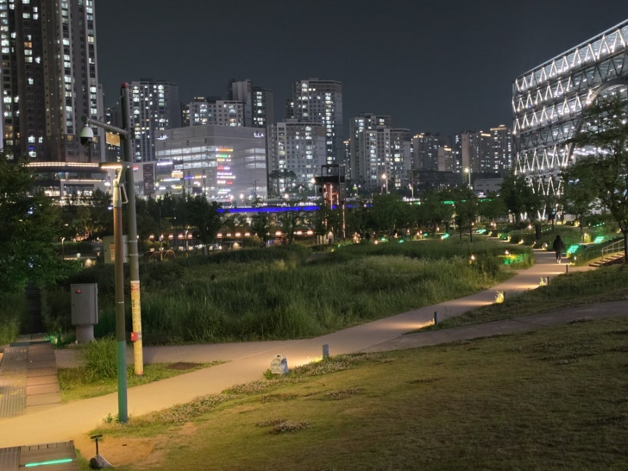 스타벅스 대전용전DT점 사진 3