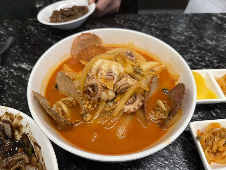 자담치킨 동백윤들래점 사진 4