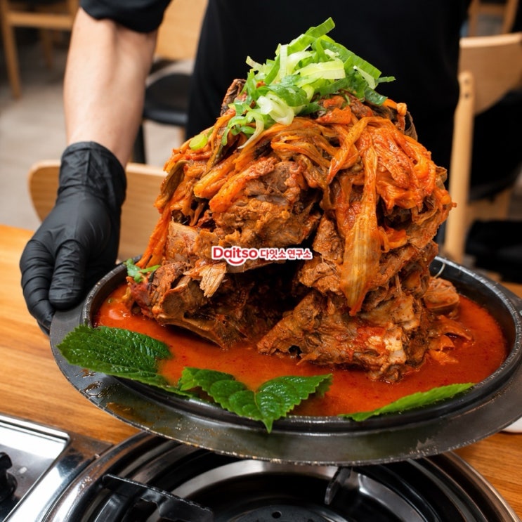  청년감자탕 강남역점 강남역 맛집 목요일 밤 남자 셋을 사로잡은 회식 후기