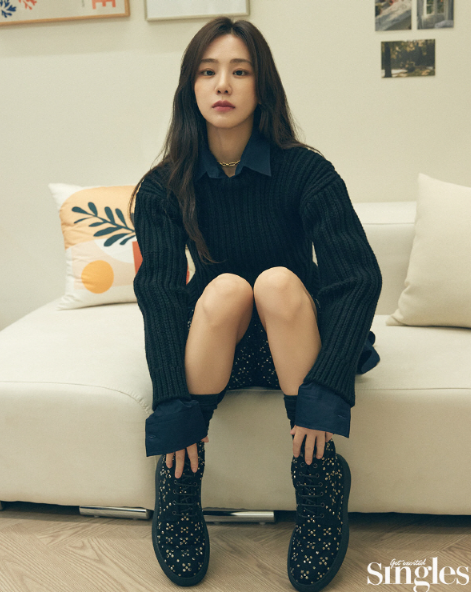 "데뷔 초 모습이 아예 안 보이네" 배우 <b>한지은</b>이 기습 화보 올리자마....