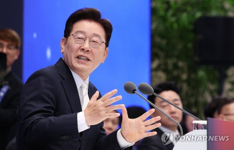 지방선거 이후 <b>이재명</b> 대통령 <b>지지율</b>이 <b>하락</b>하는 이유는?