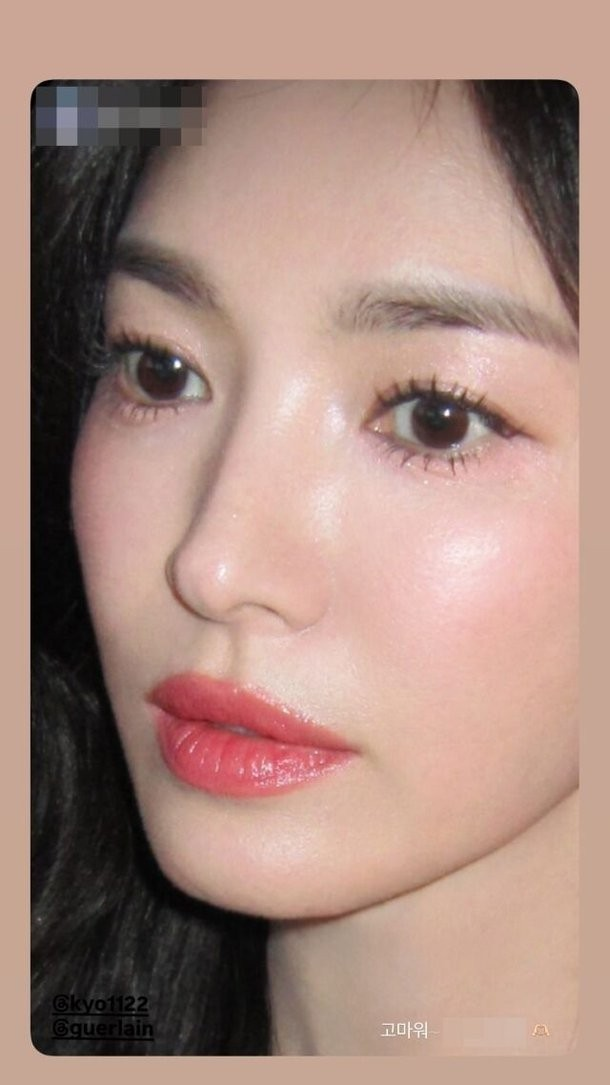 송혜교 초근접 얼굴 확대 솜털 보여도 굴욕 없는 미모