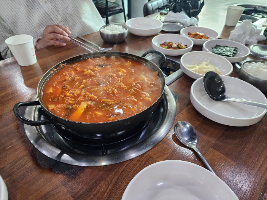 이은영모듬김치찌개 인계본점 사진 6