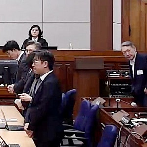 윤석열, '평양 무인기' 외환죄도 유죄…징역 30년 선고 당일 항소
