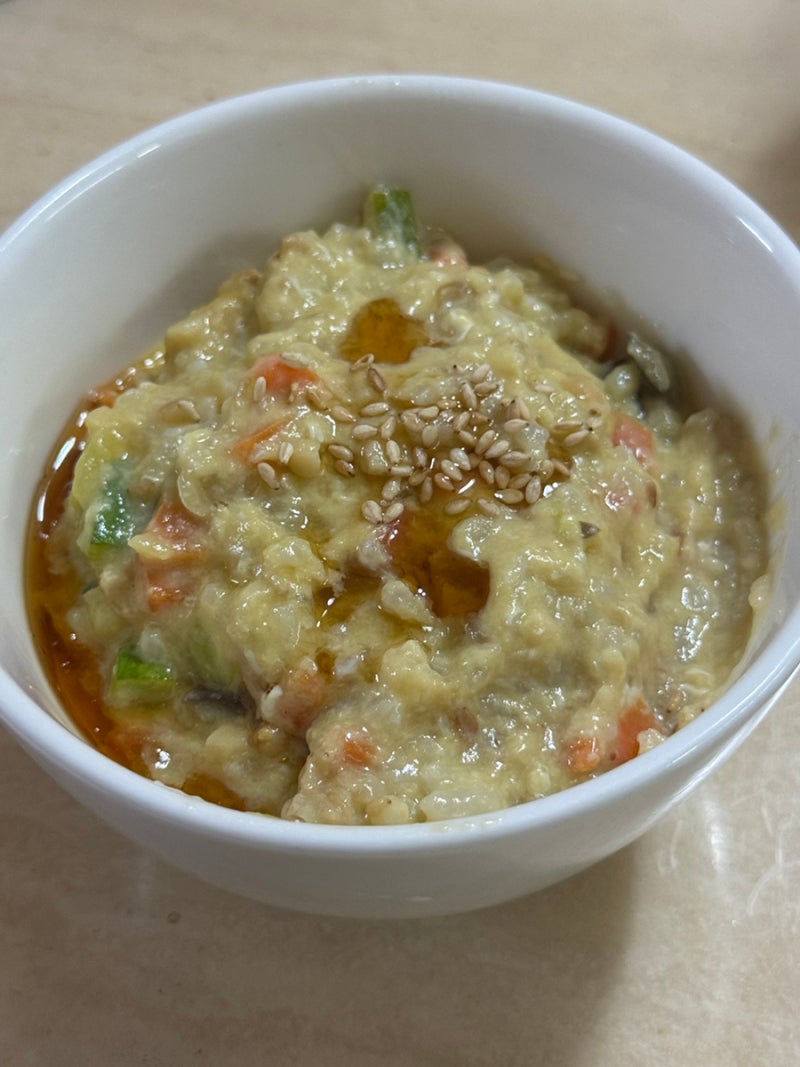 야채죽으로 세 가지 요리하기! 계란죽, 참치죽까지 해결하는 간단 죽 레시피