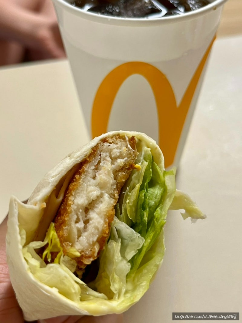 맥도날드 게살 크림 크로켓 스낵랩 | 신메뉴 솔직 리뷰