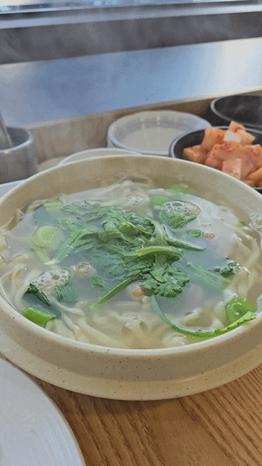 부산 대연동 맛집 공원칼국수 | 웨이팅 각오하고 가야 하는 조개손칼국수+보쌈 찐후기