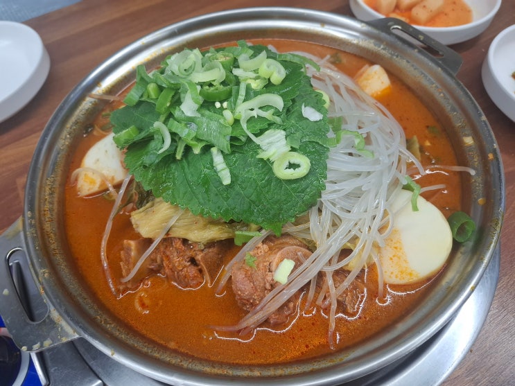  생각날 때 가도 실망 없는 집 - 감자네 감자탕 수지구청역 본점