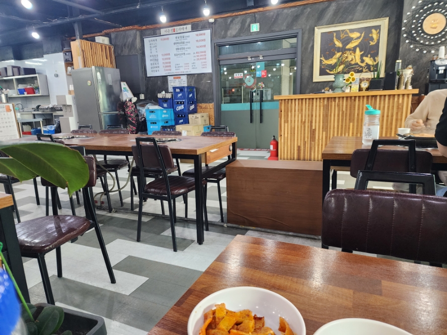 이은영모듬김치찌개 인계본점 사진 1