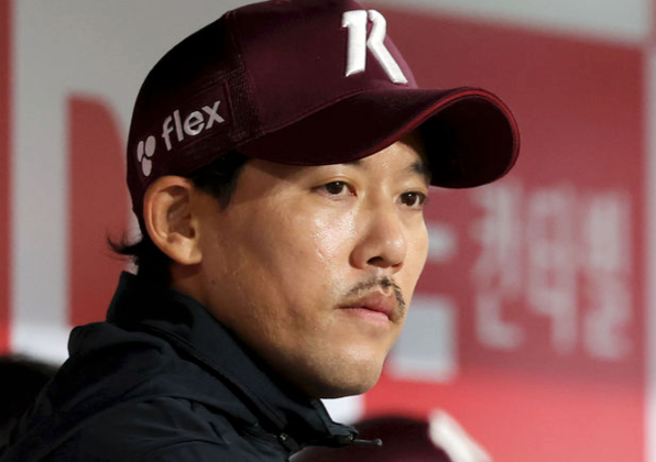 만취운전' 경찰차까지 들이받아..키움 이용규 코치 <b>야구</b>인생 위기