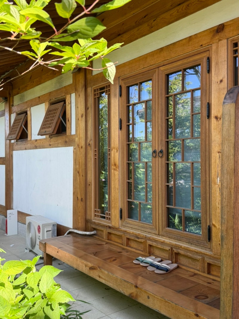 Hwanglidan-gil Gyeongju Accommodation Recommendation: Shillaheon, an Emotional Hanok Stay Where Nature and History Coexist