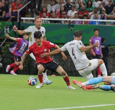 22위 실화냐? 체코전 <b>역전승</b>이 FIFA랭킹까지 흔든 이유는?