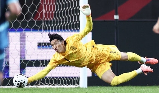 FC 도쿄의 수호신 김승규 : 연봉, 프로필, 커리어, 성적, 결혼, 득녀 총정리 (Ft.대한민국 골문....