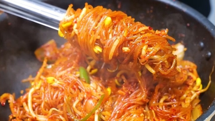 젓가락이 춤을 추는 마성의 밥도둑 콩나물어묵잡채 - 김대석 셰프