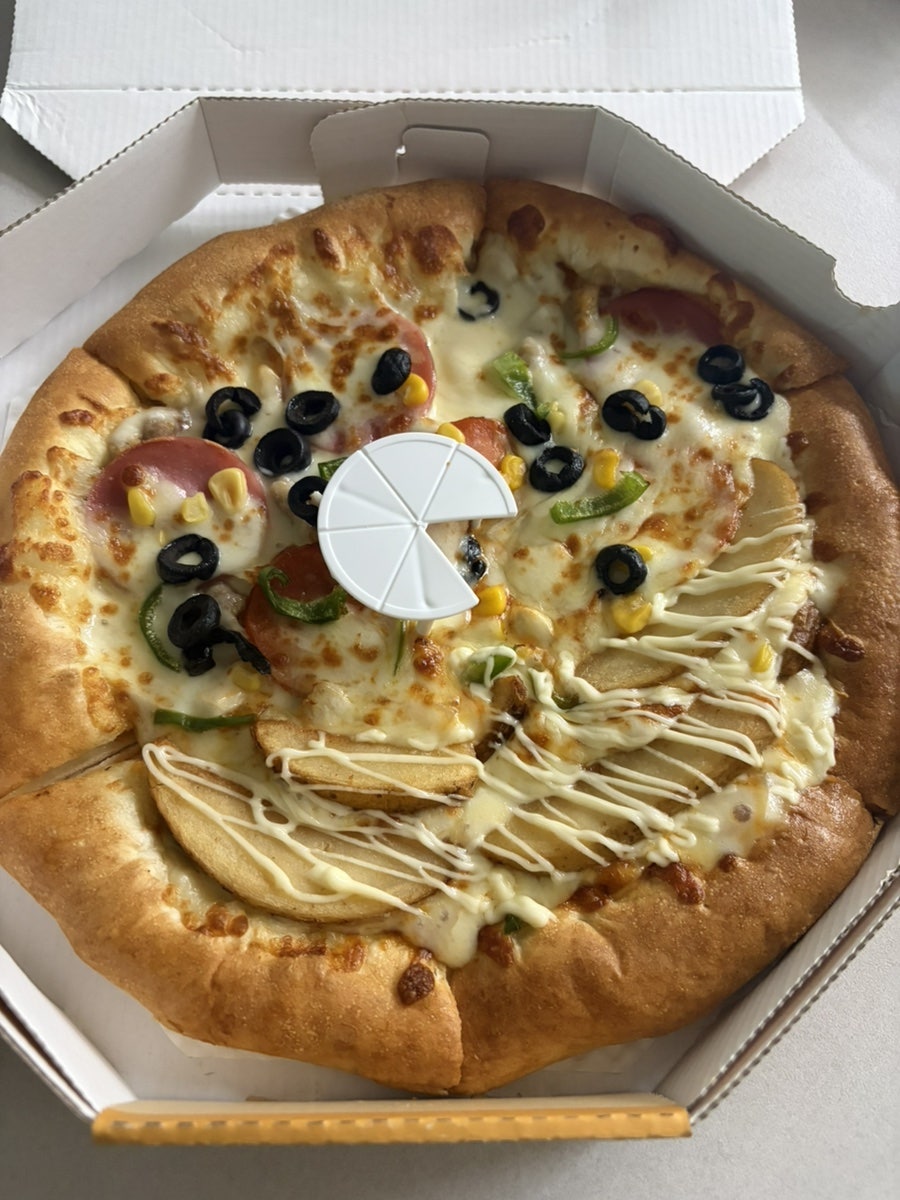 꾸버스피자 봉담점 사진 5
