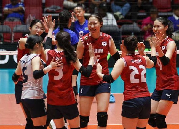 한국 여자배구, 타이완 꺾고 5연승 조 1위 4강행…'철벽 블로킹' 주장 강소휘 28점 폭발