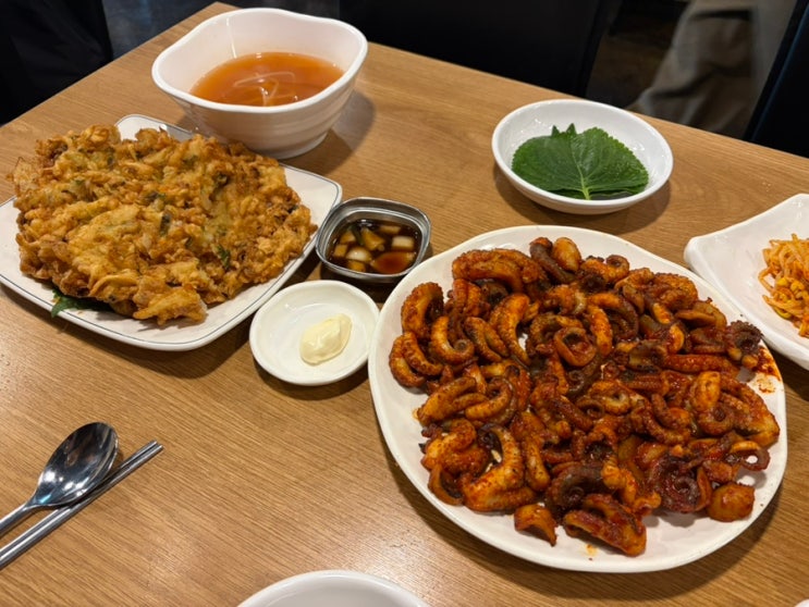 [부산 <b>사하구</b> 맛집] '오두리할매셋째딸 연탄쭈꾸미' 주말 웨이팅 오....