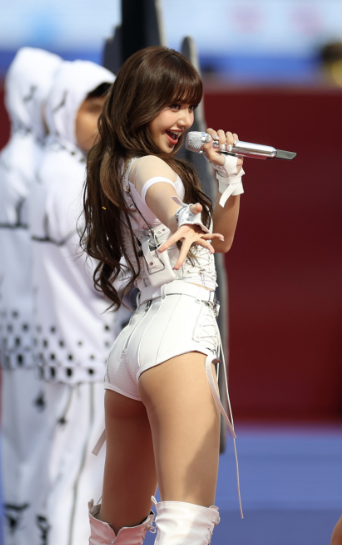 BLACKPINK Lisa's Butt at the World Cup Opening Ceremony: A New Chapter in K-Pop History and International Reactions