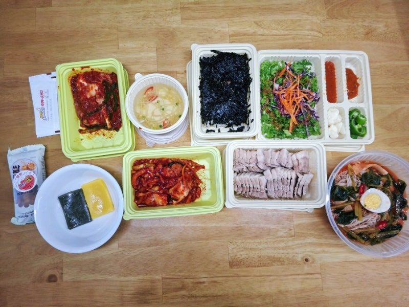 인천 부평 원할머니보쌈족발 인천부개점 후기, 청량한 실비김치 양념과 여름별미 열무국수....