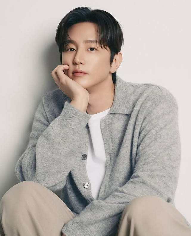 원래 이런 또라이 결이 찰떡이었던 듯, 오십프로 도회장 '쇼맨십 빌런' 권율의 존재감