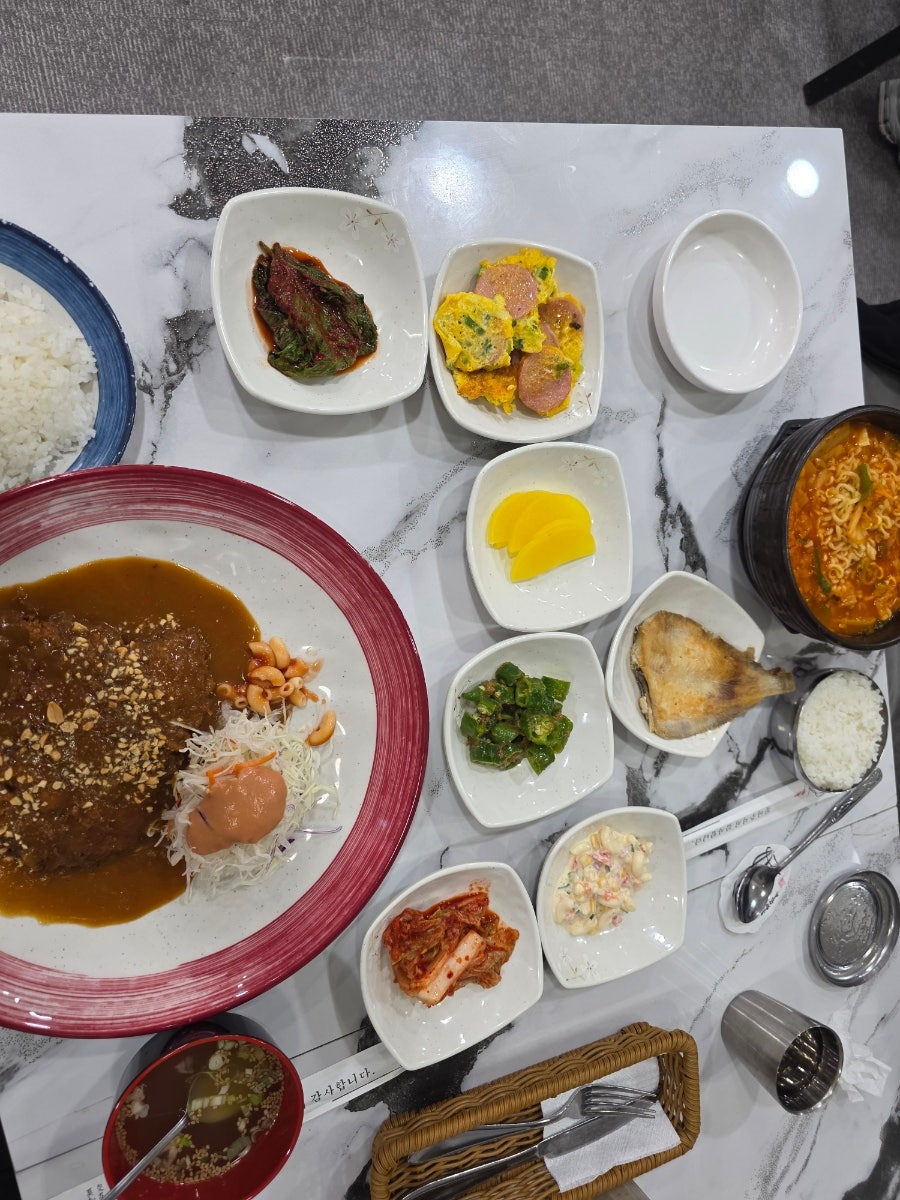 작은영토 돈까스집 사진 3