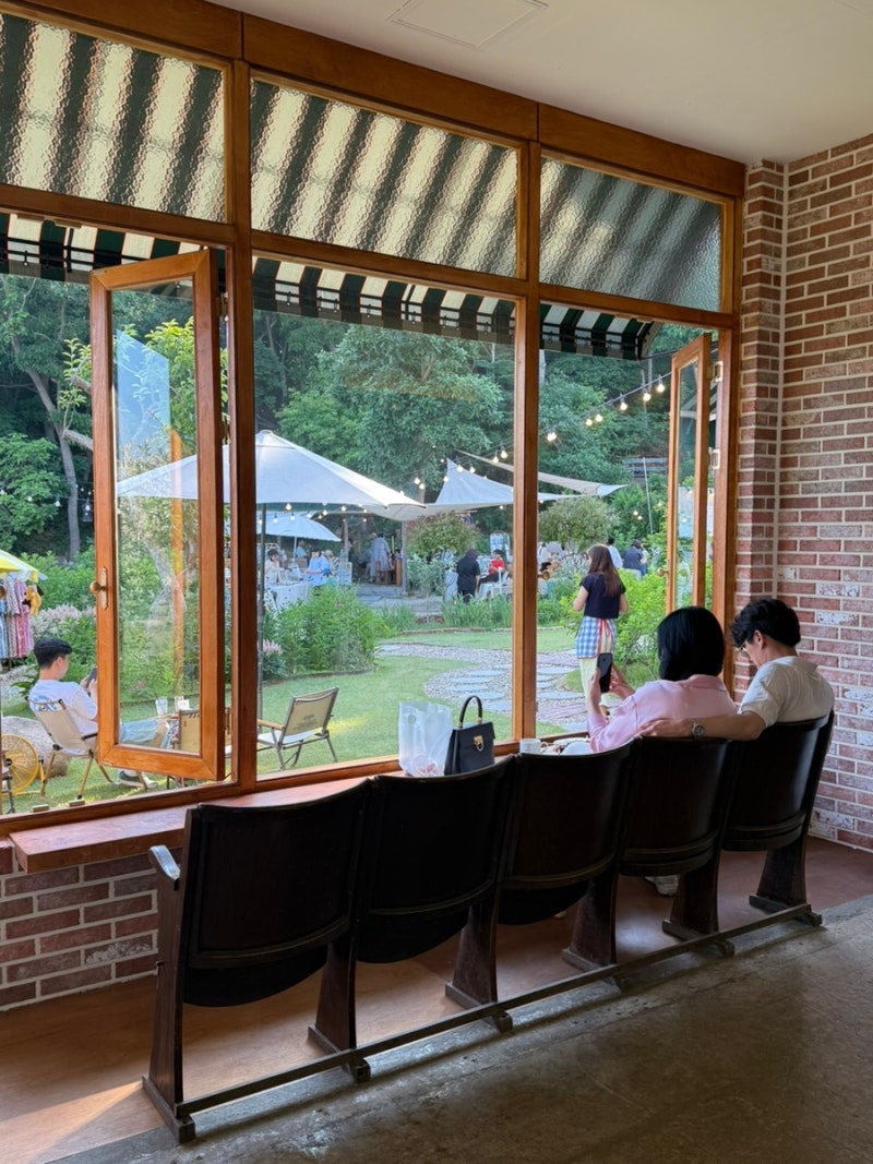 영종도 유럽 감성 카페 림 (숲속에서 힐링과 여유를 느끼고 싶다면) [마시안해변 카페 정원이....
