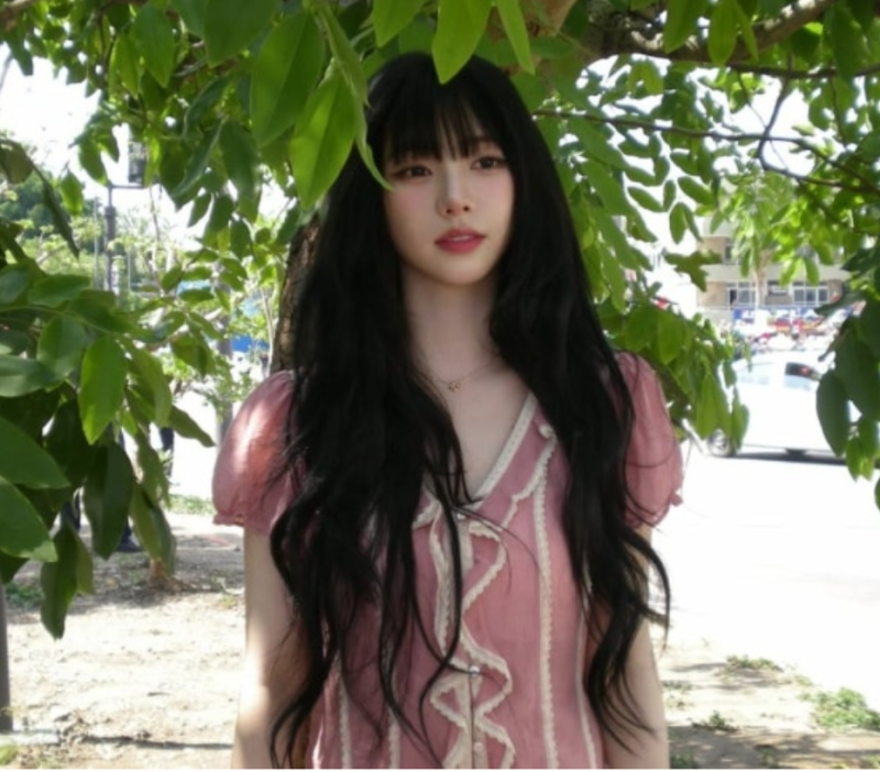 카리나 AI 미모 청순 비주얼, 초록빛 인스타 사진이 더 말 나온 이유 (인스타)