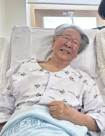 86세 최불암,병원 입원 치료 모습 공개... 환한 미소 뒤 감춰진 세월의 흔적…팬들 "많이 야위....