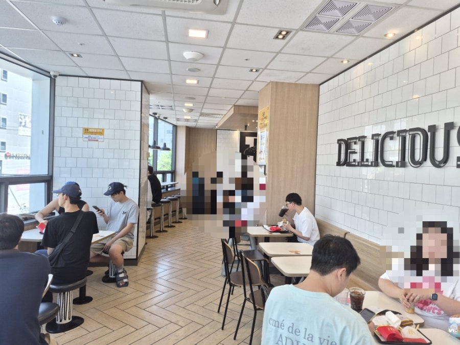 맥도날드 신내점 사진 6