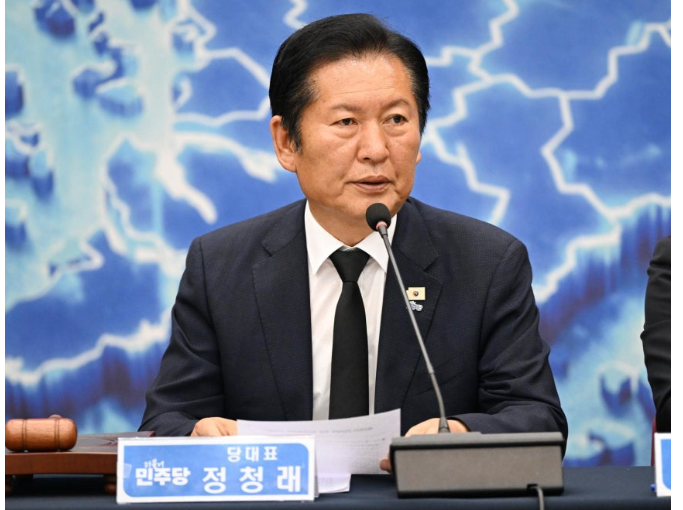 [긴급속보] <b>정청래 대표 사퇴</b>하나? 민주당 연임 도전설에... 