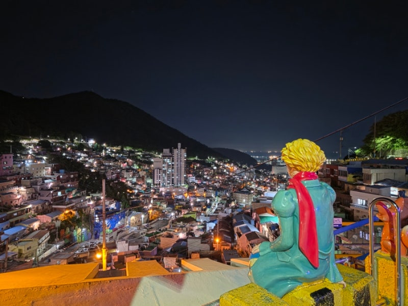 부산 야경 명소 관광지 감천문화마을 밤 어린왕자
