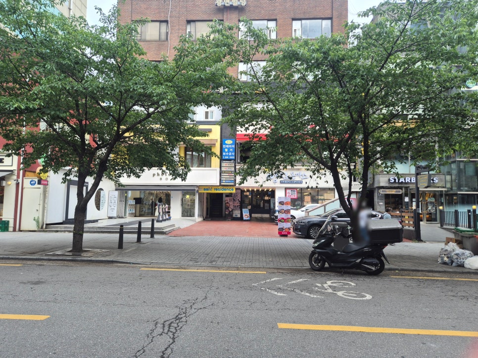 엠브로돈까스 신촌점 사진 1
