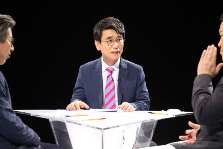 <b>유시민</b>, 노무현<b>재단</b> 전격 하차! '노무현 사위' 곽상언의 공개... 