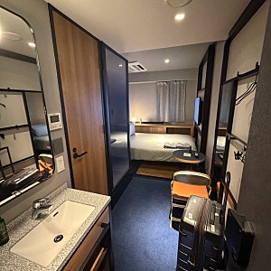 [내돈내산] 후쿠오카 가성비 숙소 추천! 베이스 레이어 호텔 BASE LAYER HOTEL 더블룸 & 스마트 QR ....