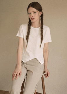  Aquamarine M-Slit Point T-shirt - 세련된 움직임을 위한 여름 기본 상의 구조와 특징