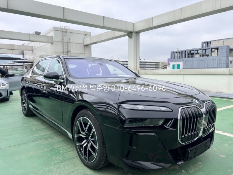 BMW 7시리즈 역대급 구매 찬스! 최대 할인 및 최장 12개월 월납입금 지원까지!