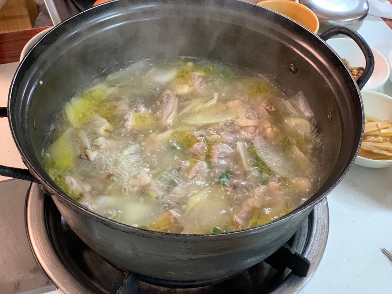 진주 월산닭무국 진성 월아산 숲속의 진주 근처 로컬 맛집