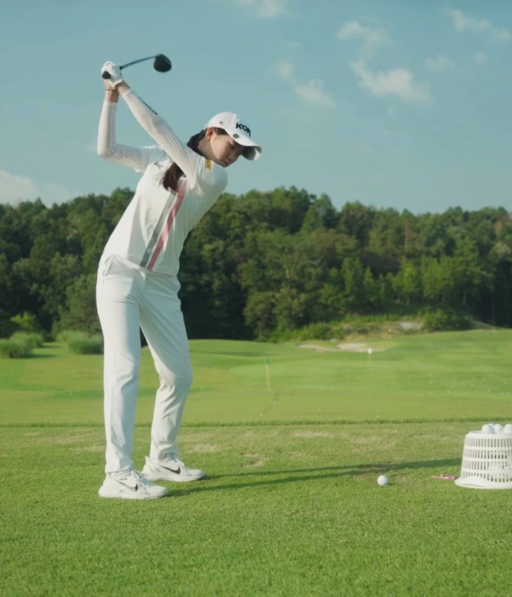 무서운 중2 골퍼 김서아, <b>JLPGA</b> 3위 하고도 아쉬운 이유?