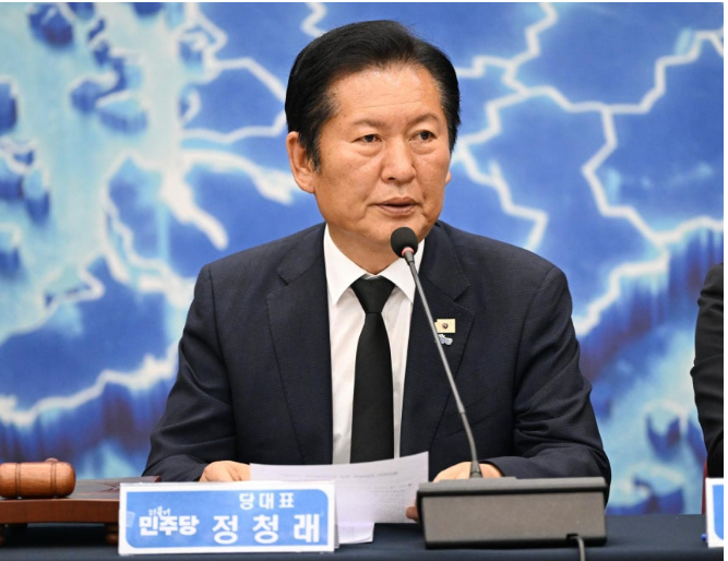 [긴급속보] <b>정청래 대표 사퇴</b>하나? 연임 도전 가능성에 민주당... 