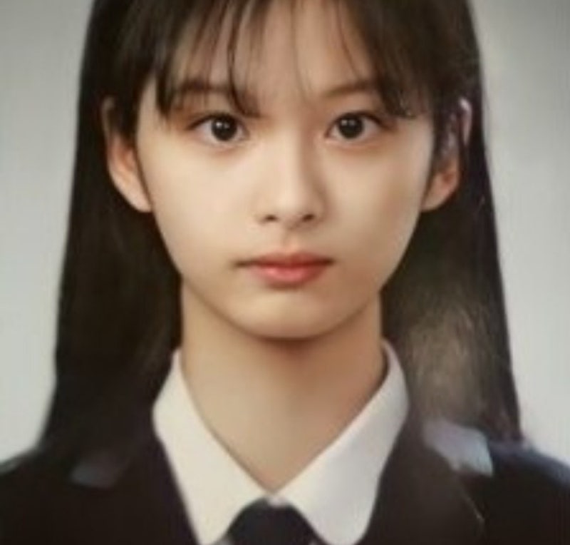 엔믹스 설윤 과사 데뷔초 쌩얼 증사, 국적 굴욕이 없구나!