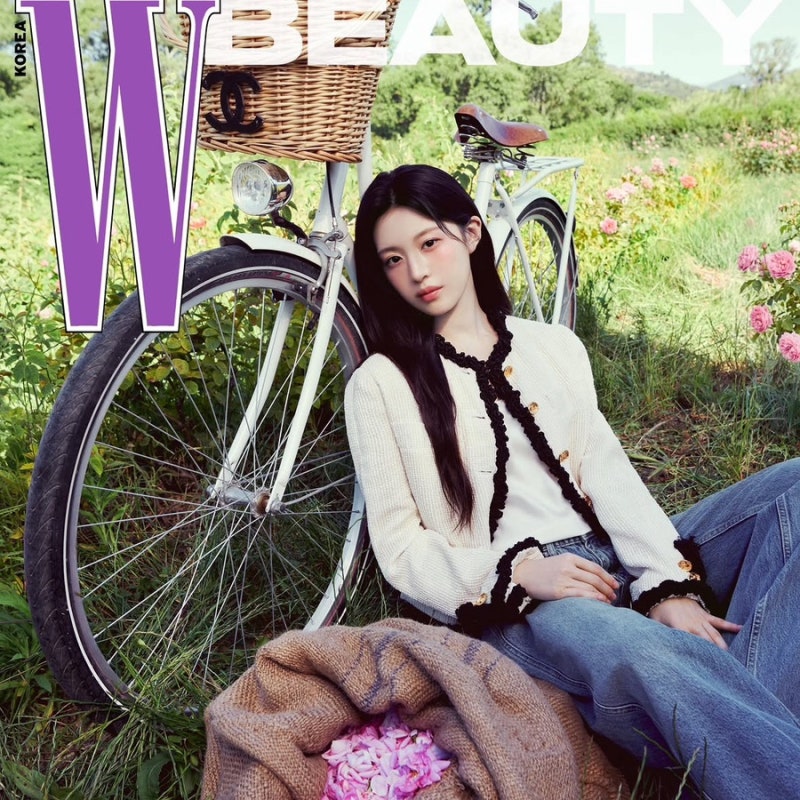 W코리아 뷰티 화보 고윤정, 인간 샤넬은 나야 나 !
