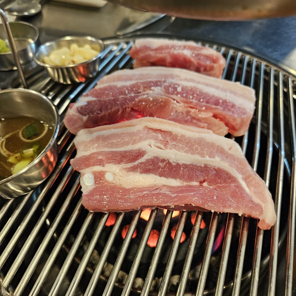 동원생돼지연탄구이 사진 3