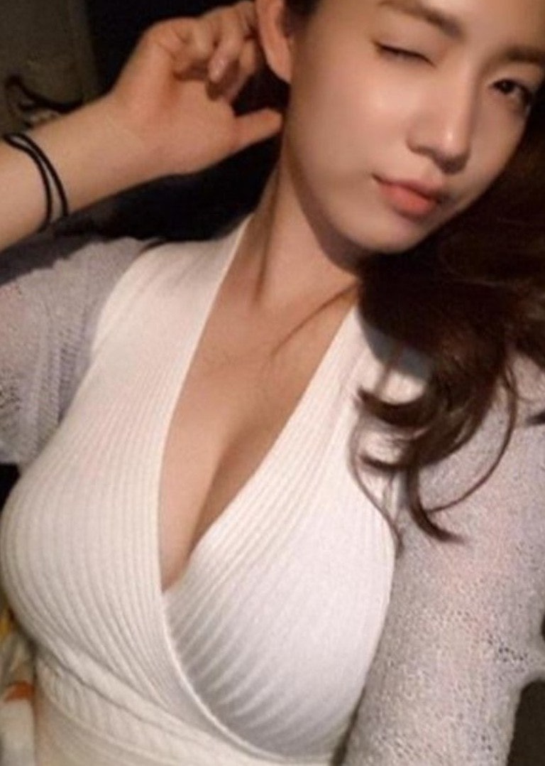 류화영, 해변서 뽐낸 매혹적인 비키니 자태...숨 막히는 복근 공개!