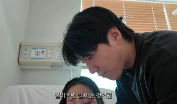 최현석 딸 최연수 젖몸살 고통에 ♥김태현 직접 가슴 마사지 "출산보다 아파" 산후조리원 근....